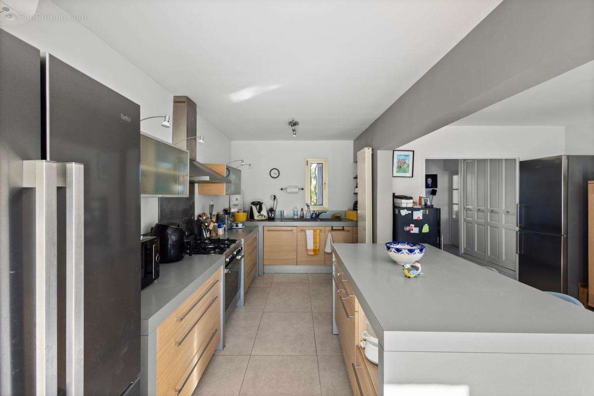 Maison à SAINT-CLEMENT-DE-RIVIERE