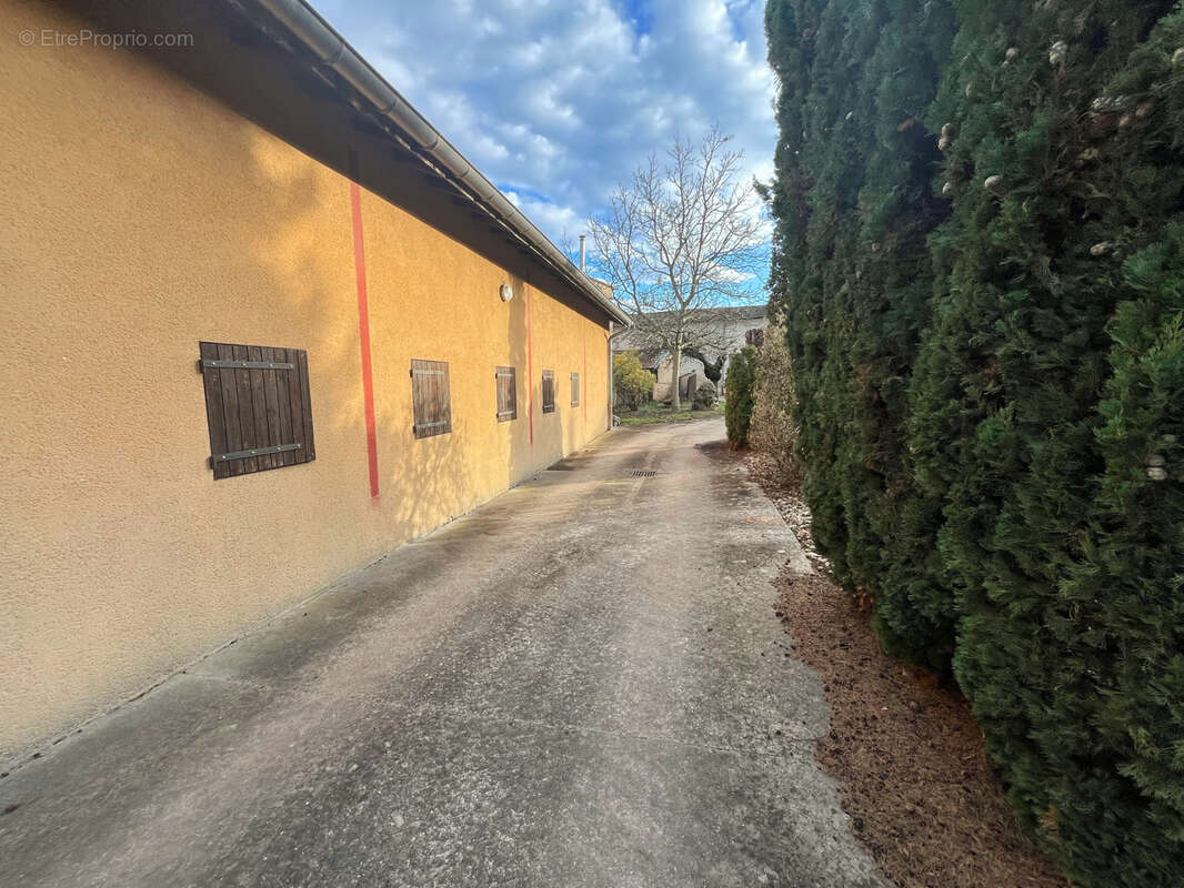 Maison à LUCENAY