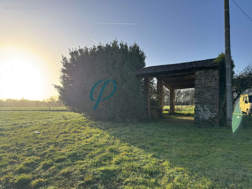 Maison à SAINT-CHRISTOPHE-LA-COUPERIE