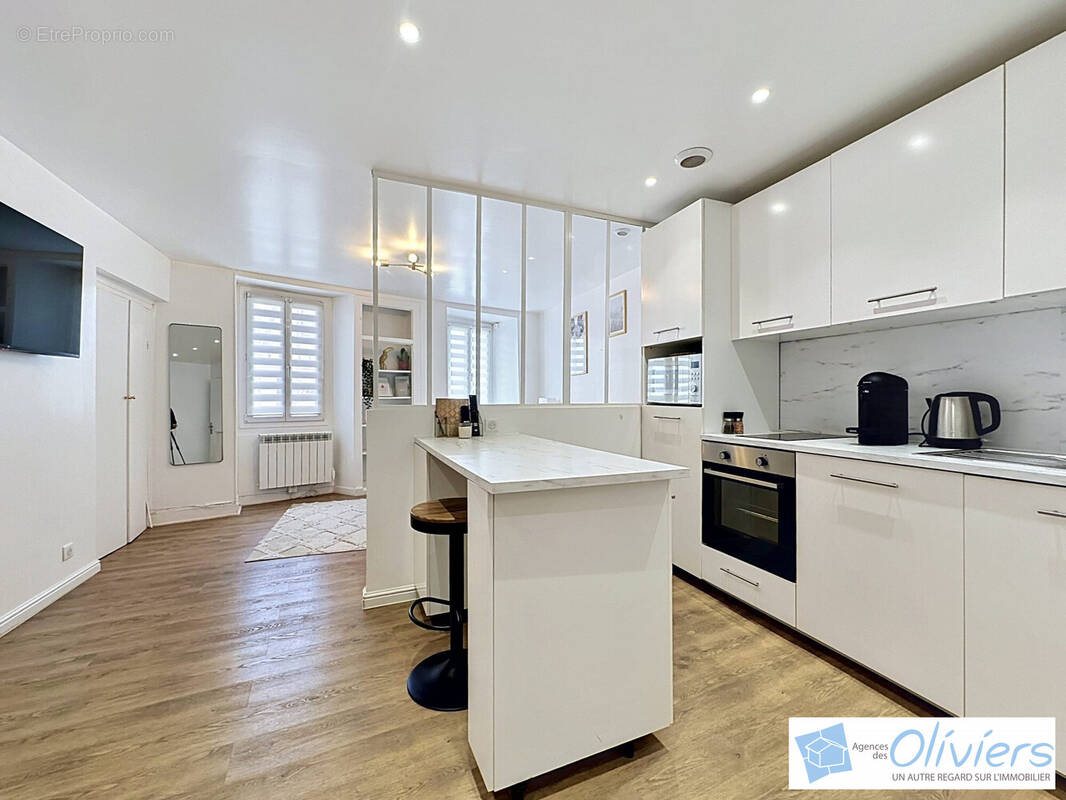 Appartement à DAMPIERRE-EN-YVELINES