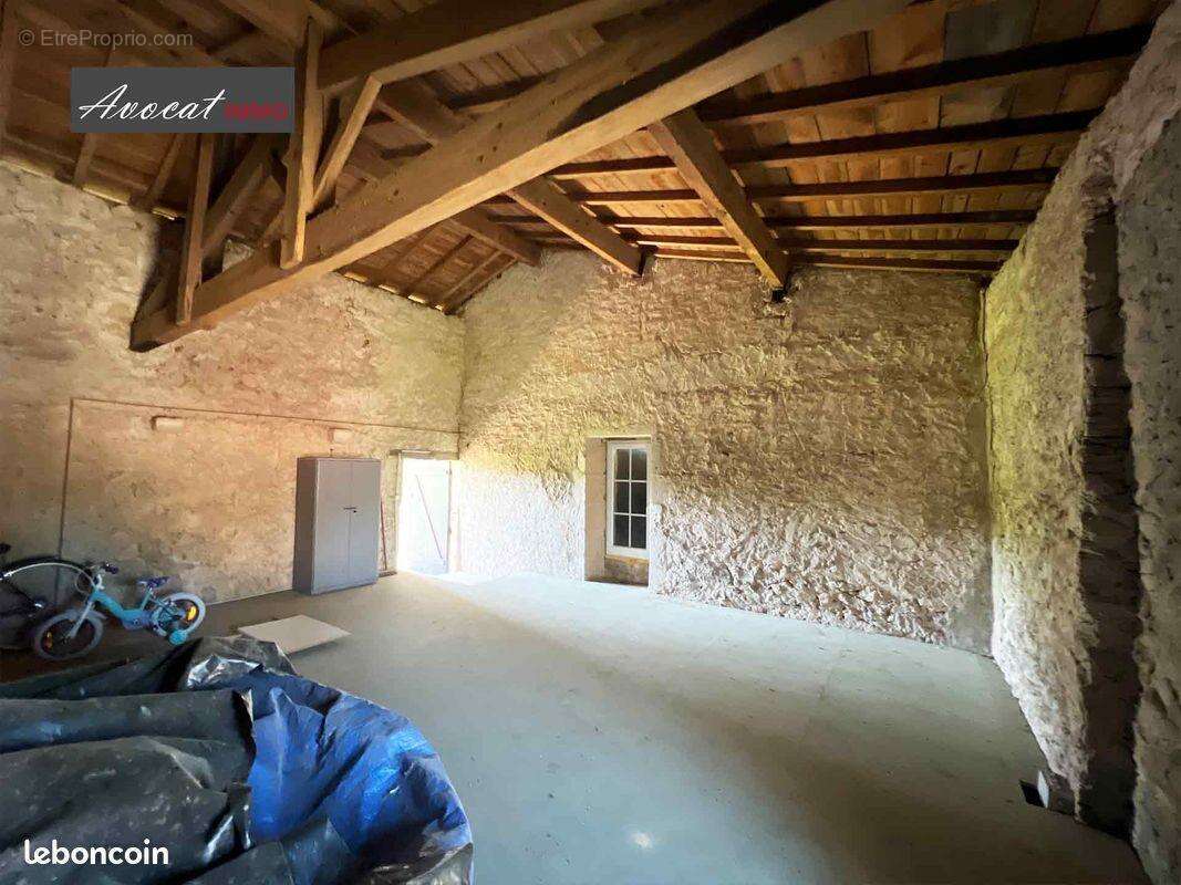 Maison à PUJOLS-SUR-CIRON