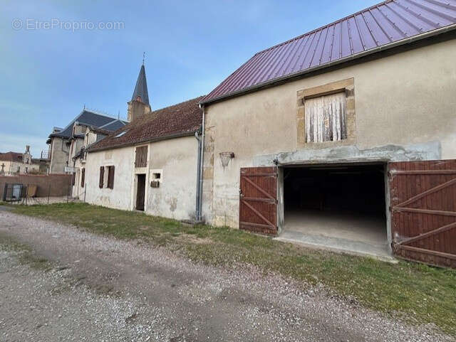 Maison à SAINT-LEGER-DU-BOIS