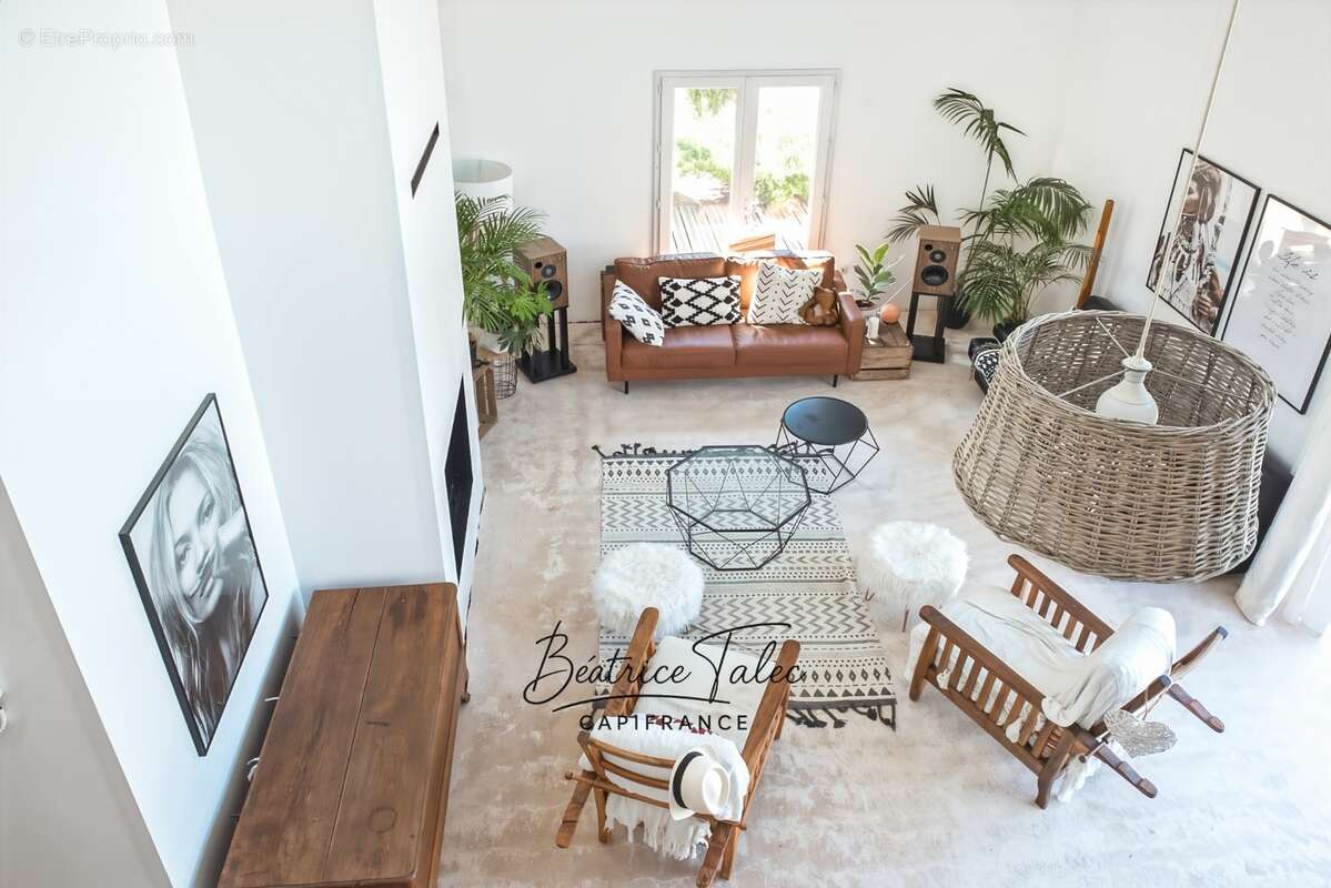 Maison de caractère avec piscine 5 pièces au cœur des vignes, double garage, 6000m2 terrain plat arboré, magnifique vue dans un  - photo 5