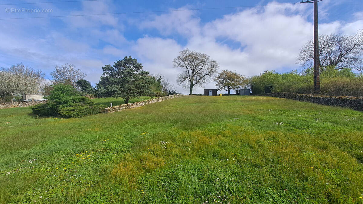 Terrain à SAINT-MAXIRE