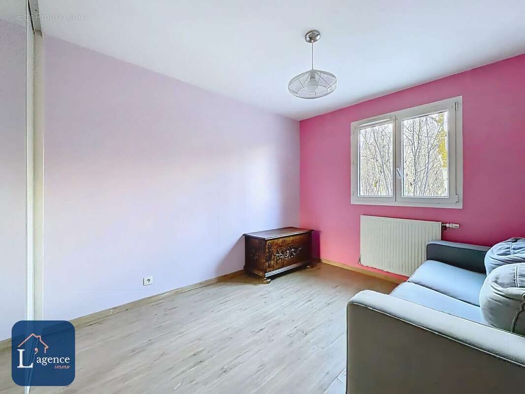 Appartement à SERGY