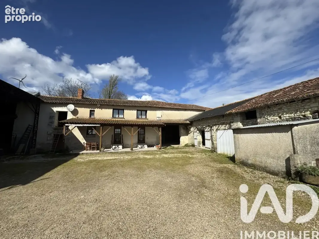 Photo 1 - Maison à SAINT-GENEST-D'AMBIERE