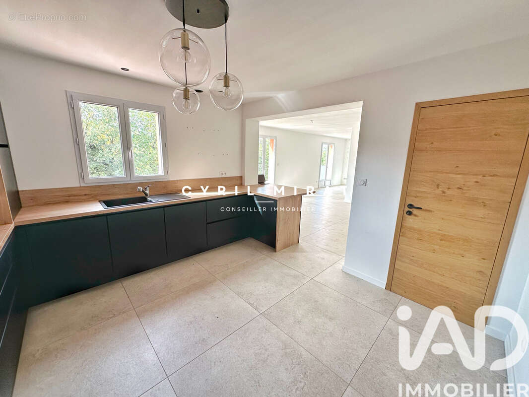 Photo 4 - Maison à ROCBARON