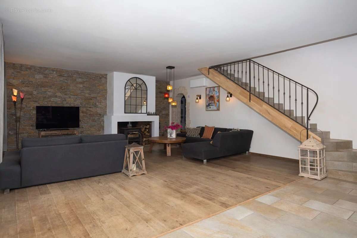 Maison à COGOLIN