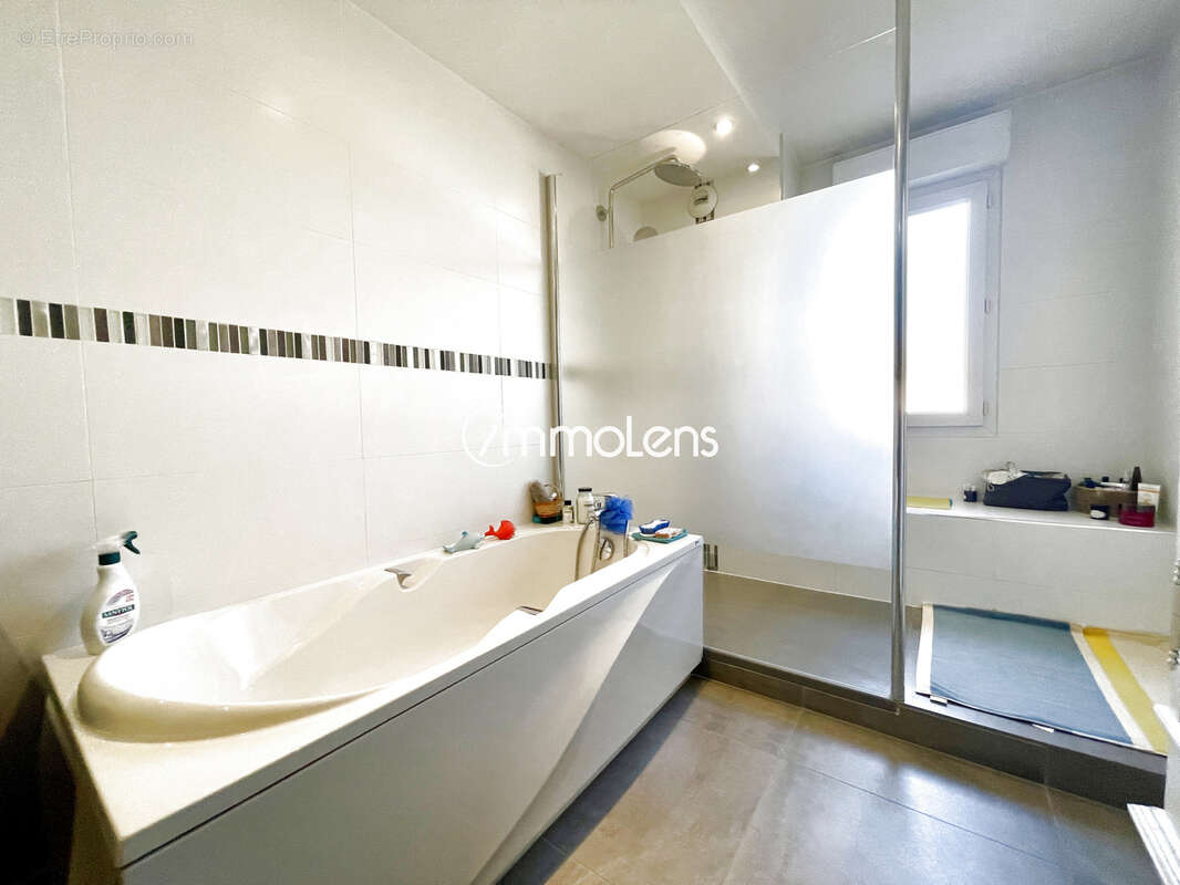 LENS Appartement T4 145m2 standing - terrasse - garage - photo 19