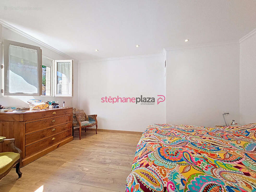 Maison à MANDELIEU-LA-NAPOULE