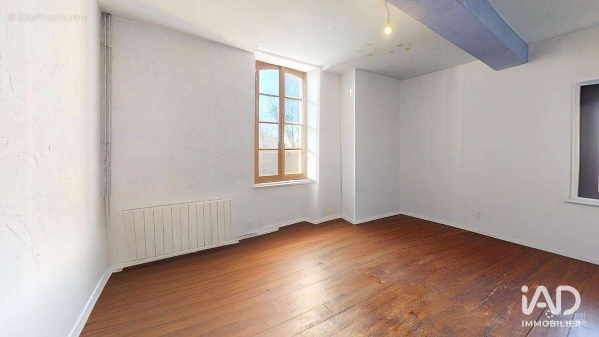 Photo 7 - Commerce à LEMBEYE