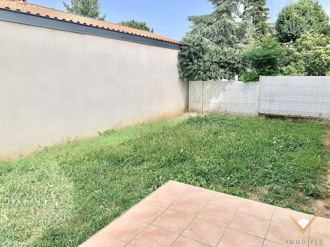 Appartement à FROUZINS