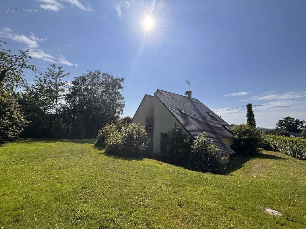 Maison 125 m² à Sainte-Suzanne-Sur-Vire  - photo 2