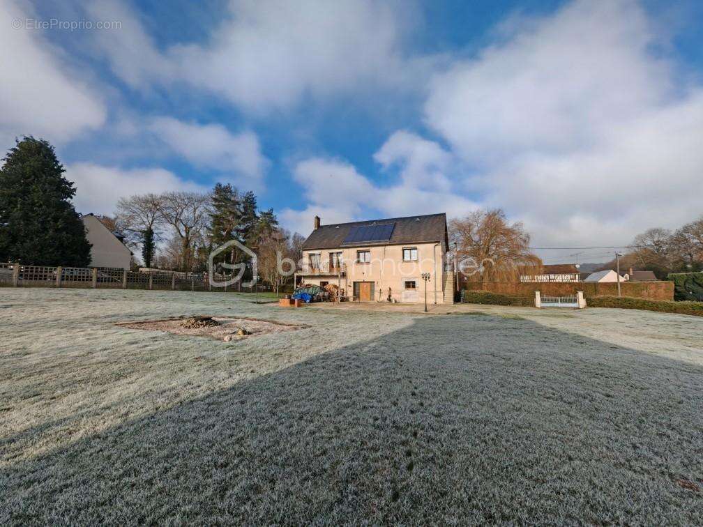 Maison de 169m2 avec fort potentiel à blicourt (oise) - photo 2