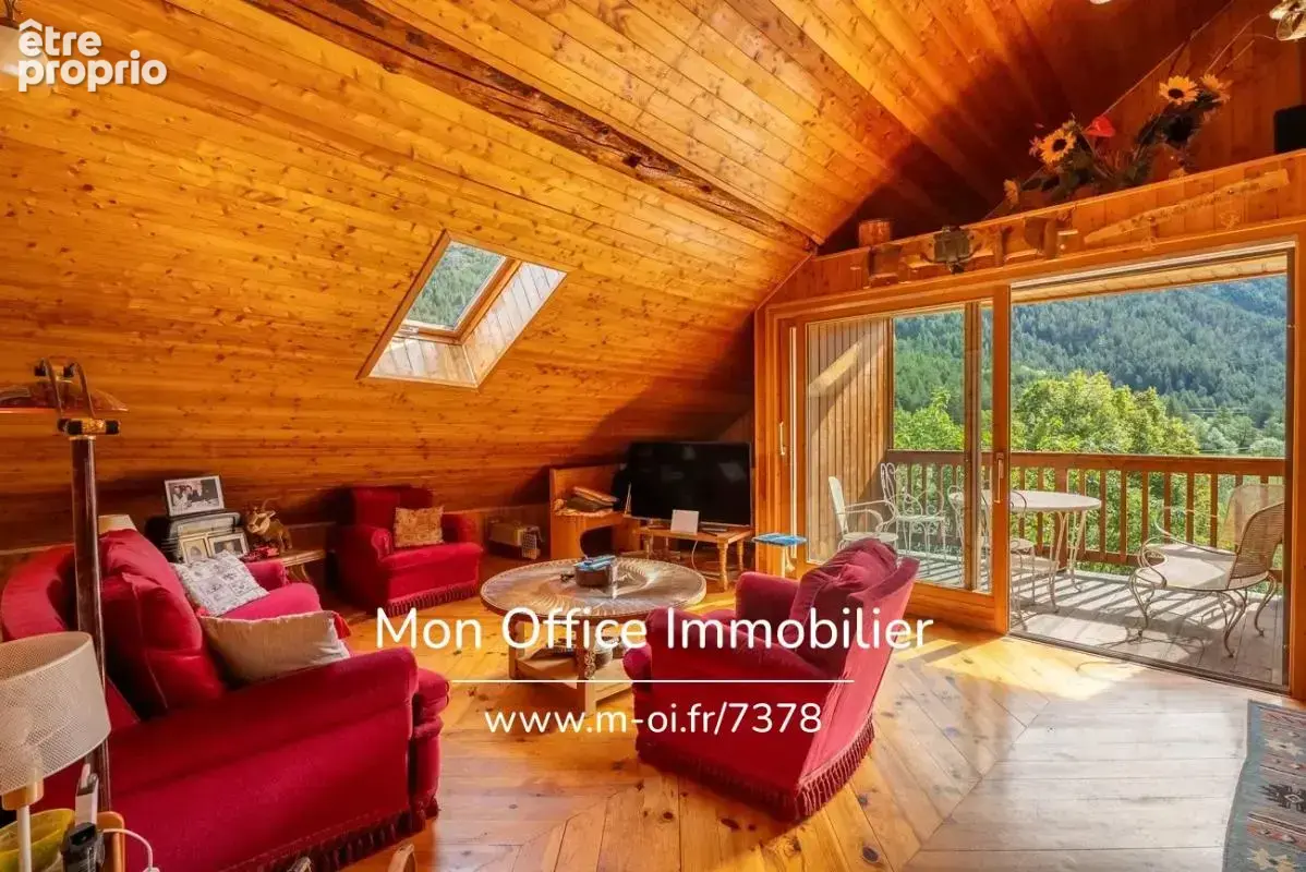 Référence : 7378-SCN - Maison de 500 m2 avec 4 appartements au Val des Près - photo 11