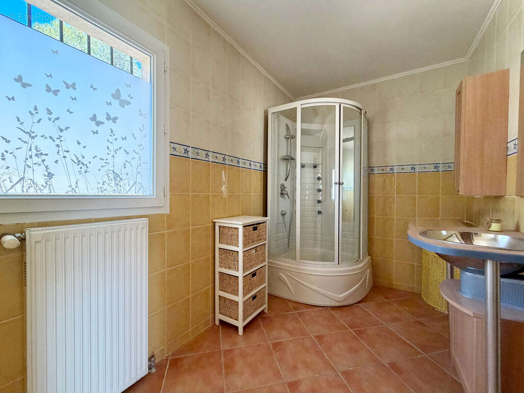 Maison à LA ROQUEBRUSSANNE