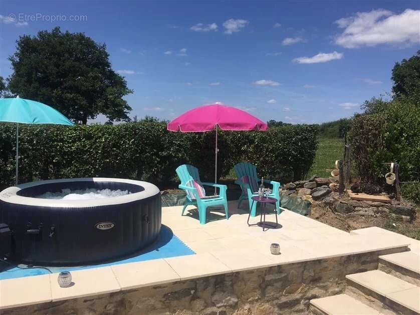 Maison à SAINT-BARBANT