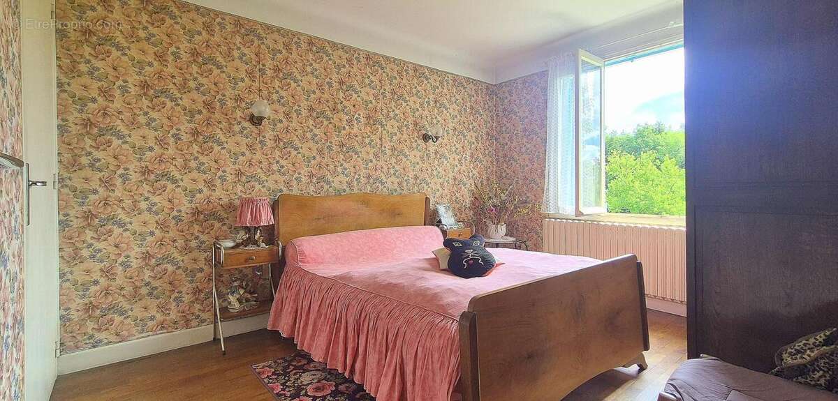 Maison 100 m² à Varennes-Saint-Sauveur  - photo 10