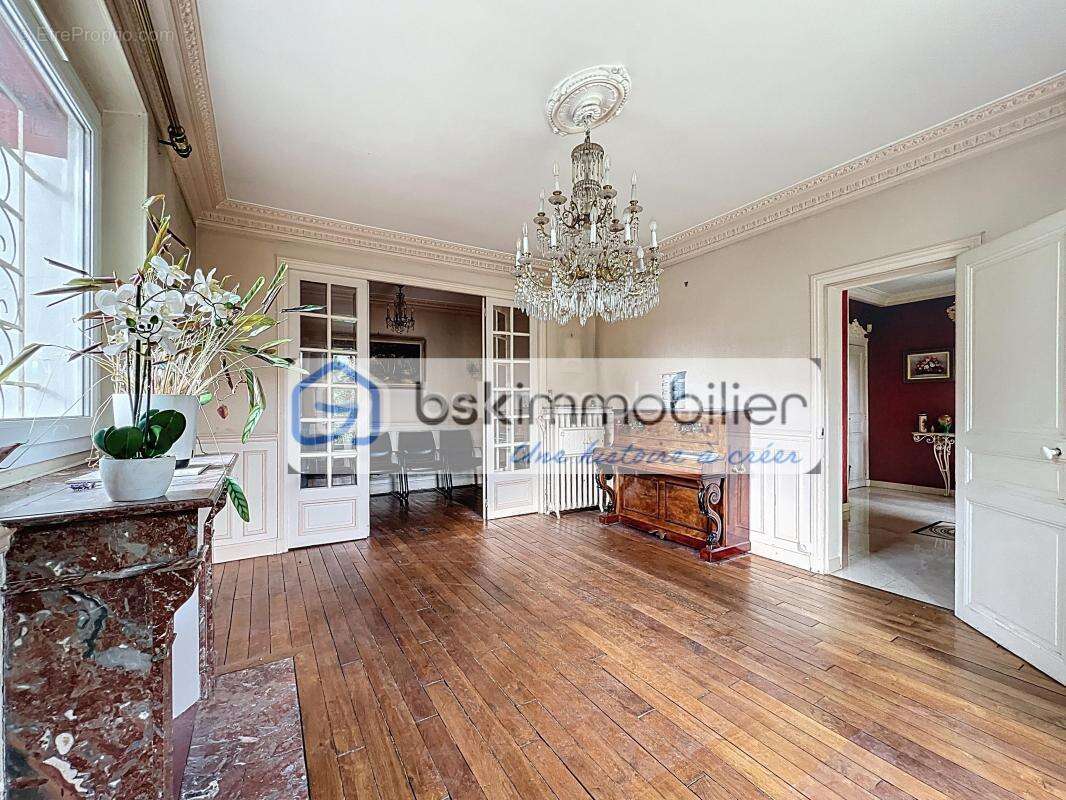 Maison à LES PAVILLONS-SOUS-BOIS