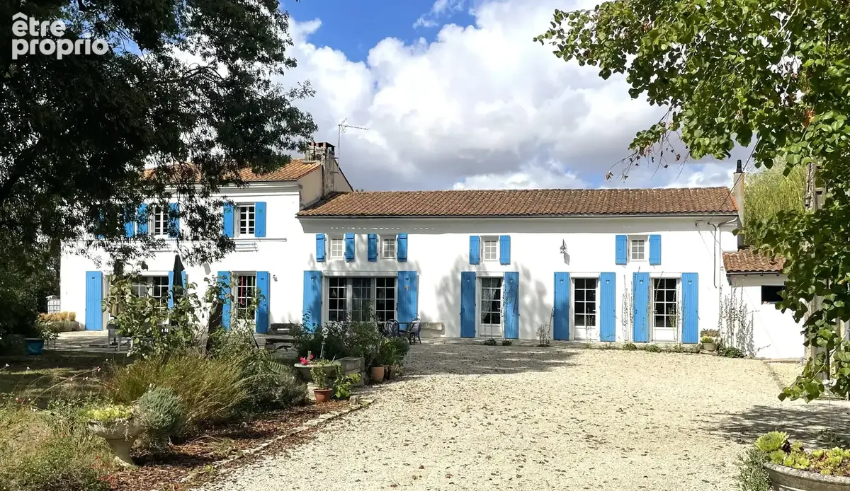 Photo Maison à Saint-Hilaire-De-Villefranche au prix de 360 400€