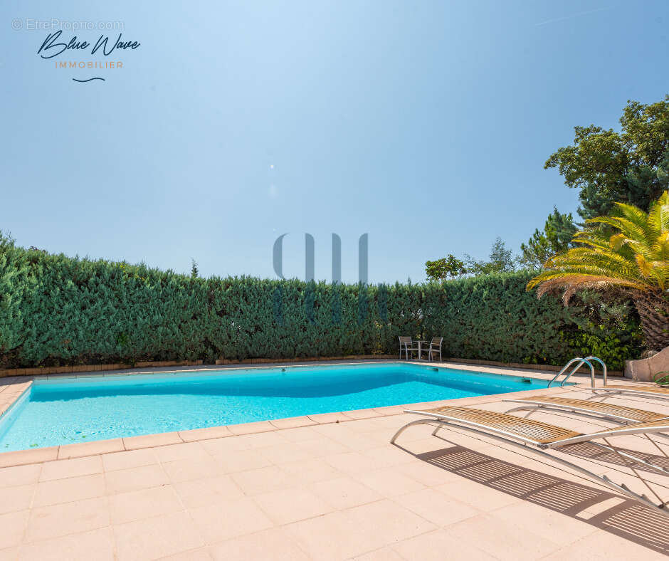 Maison à ROQUEBRUNE-SUR-ARGENS