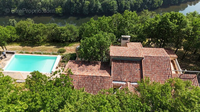Maison à PUY-L&#039;EVEQUE