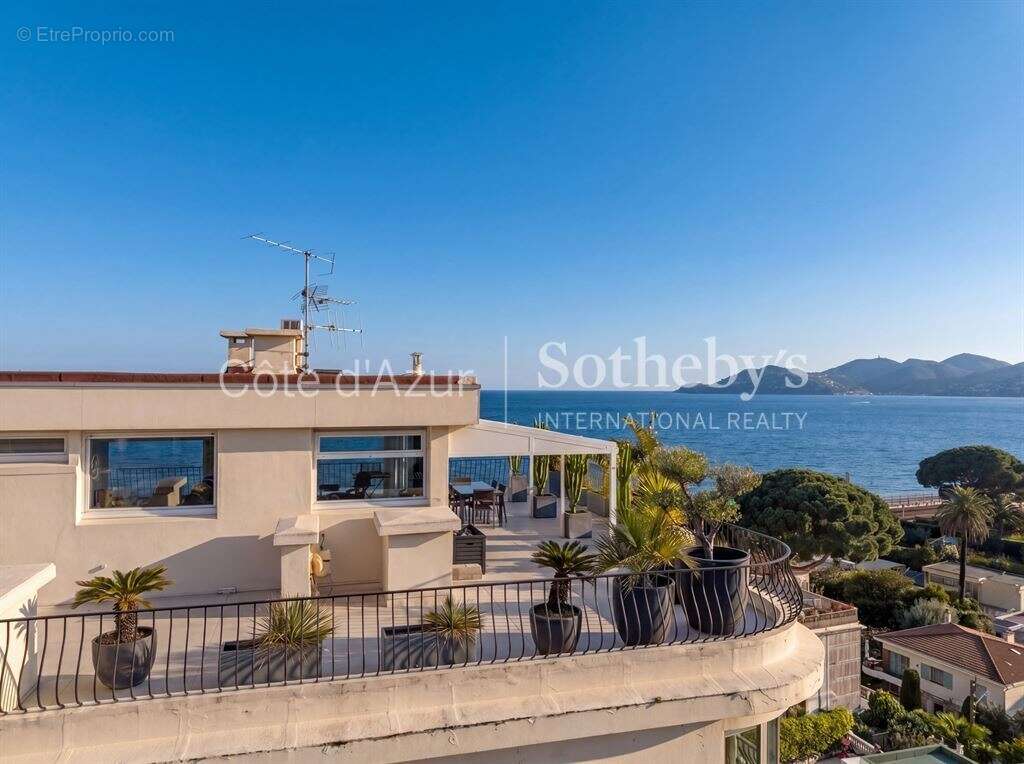Penthouse avec terrasse de 206 m² et vue mer panoramique à Cannes Croix des Gardes - photo 3
