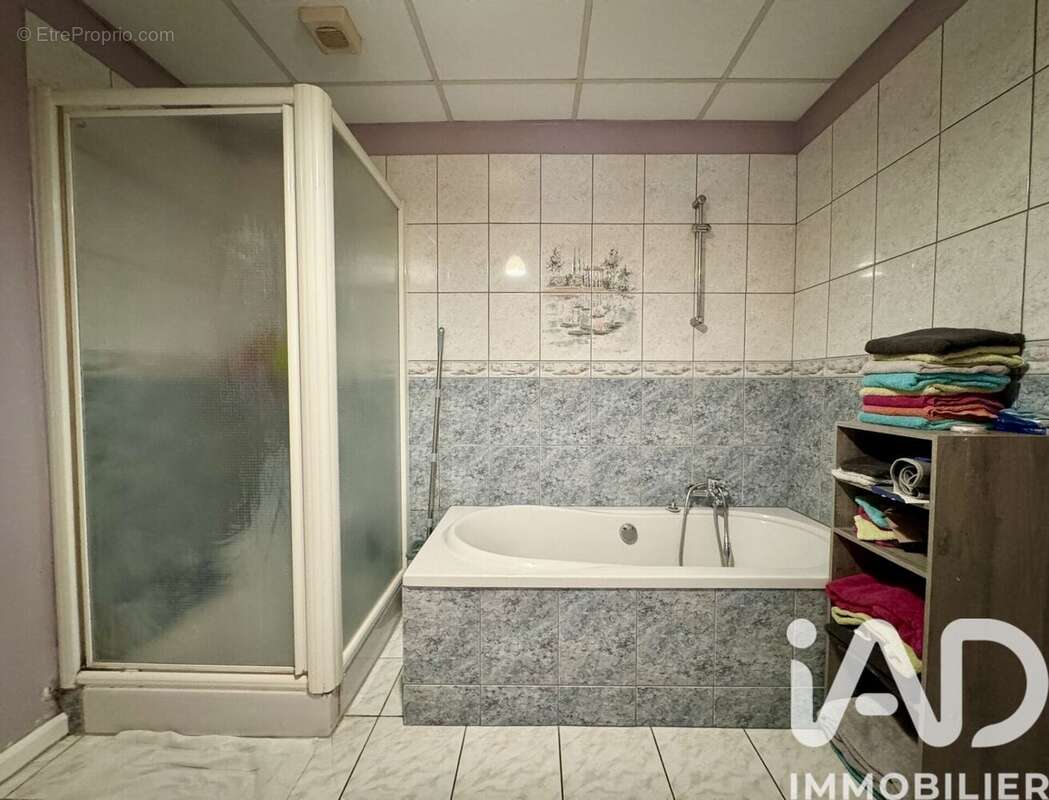 Appartement 211 m² à Chambrey  - photo 5