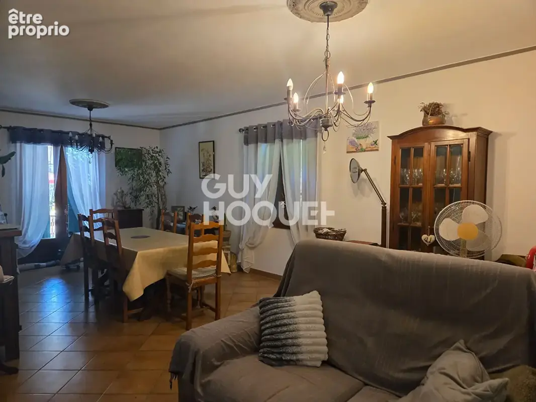 Maison 4 pièces à vendre à Connaux avec piscine et grands garages - photo 2