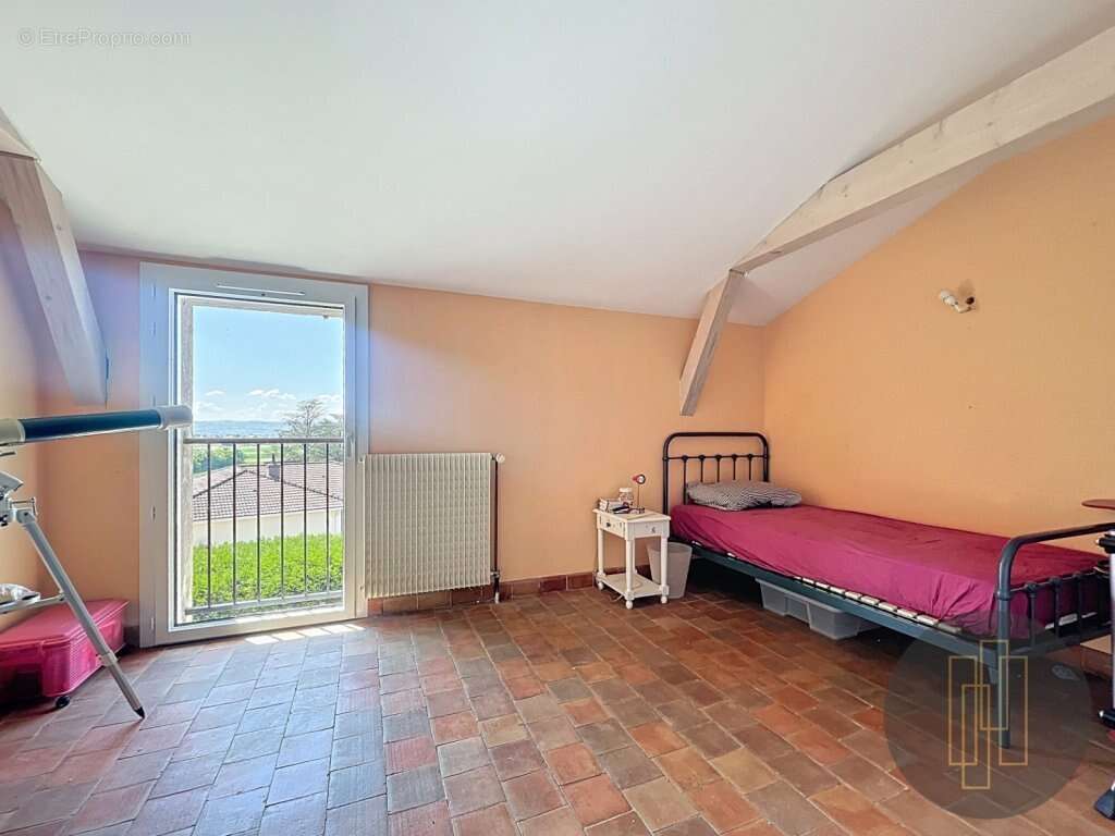 Maison à SAINT-DIDIER-DE-FORMANS