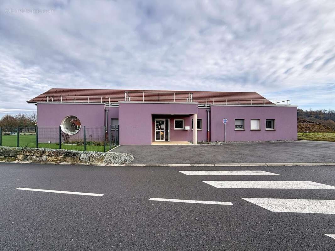 Commerce à SAINTE-MARIE