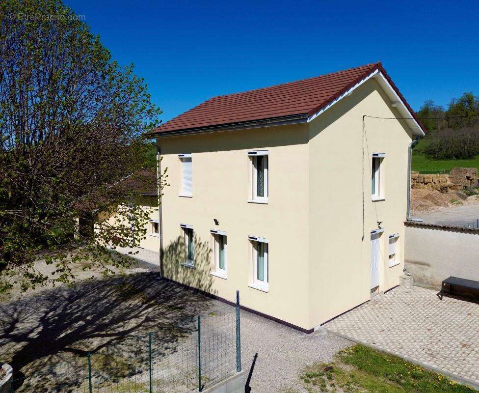 Maison à LA FRETTE