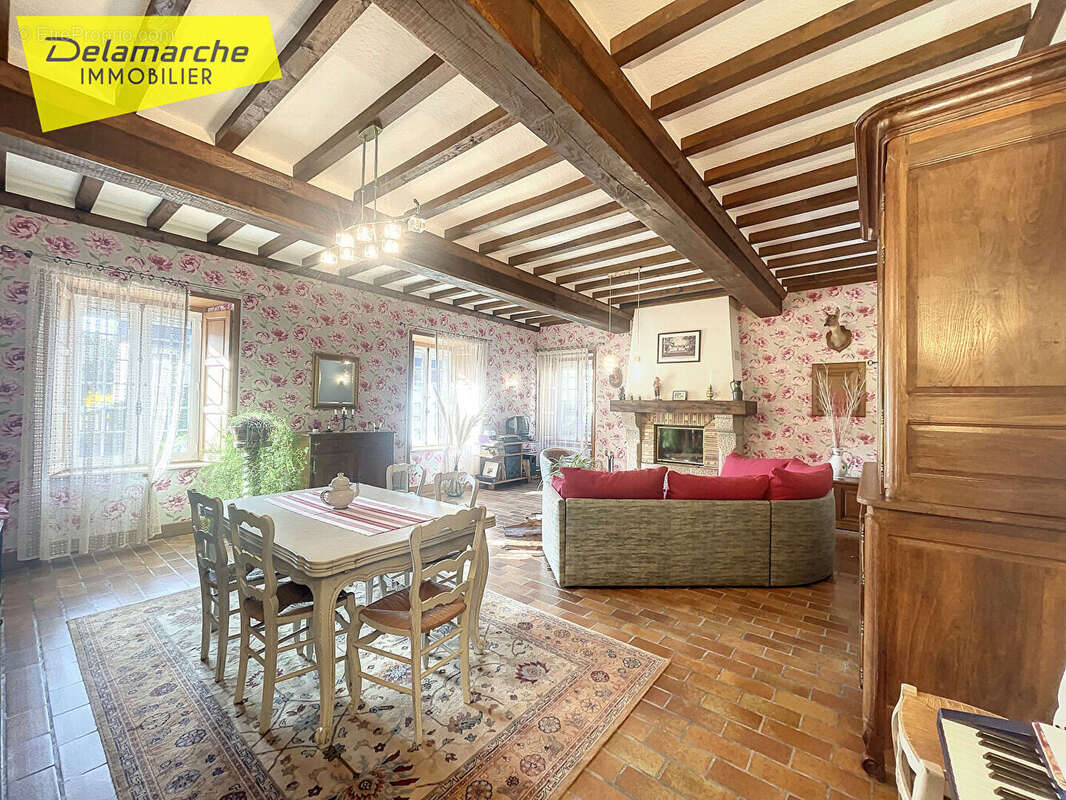 Maison à CERENCES