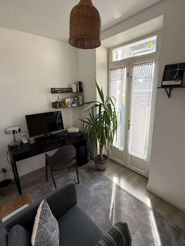 Maison à LA QUEUE-LES-YVELINES