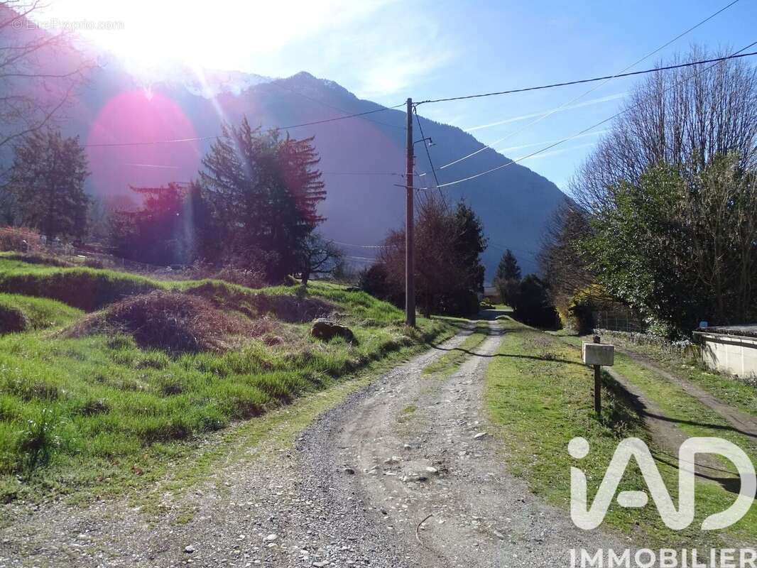 Terrain 844 m² à Epierre  - photo 6