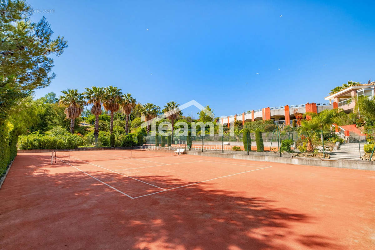 Appartement à MANDELIEU-LA-NAPOULE