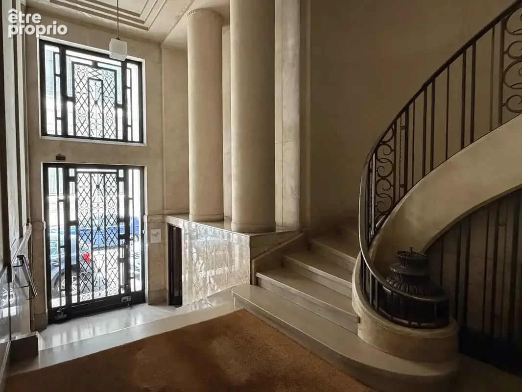 Jean-Jaurès - Appartement bourgeois de 266 m2   Immeuble Art Déco avec ascenseur, 5 chambres, balcons et garag - photo 22