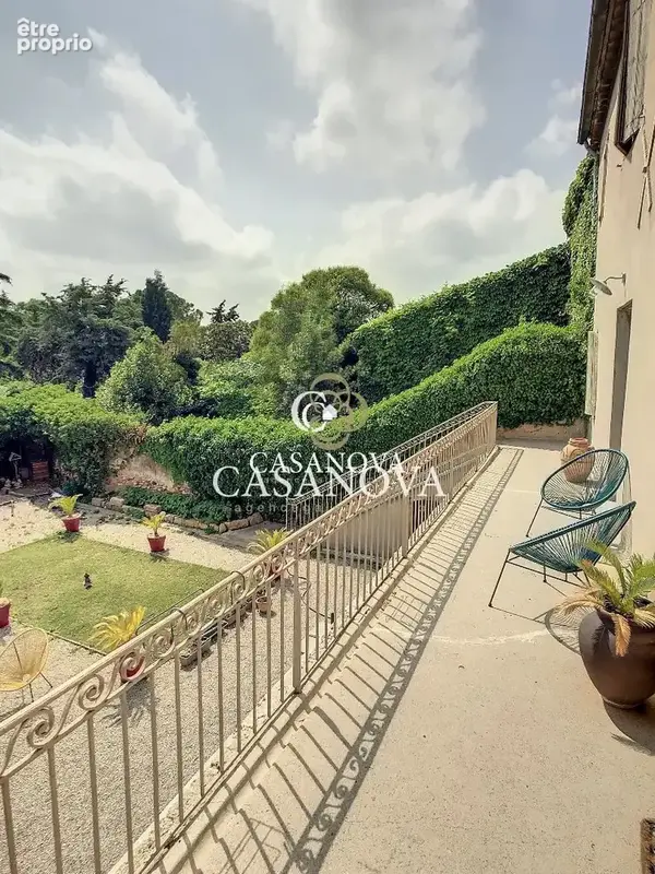 Charme & authenticité ! BATISSE de CARACTERE datant de 1789 proposant 350 m² avec jardin et piscine. Idéale pour un PROJET D'ACC - photo 12