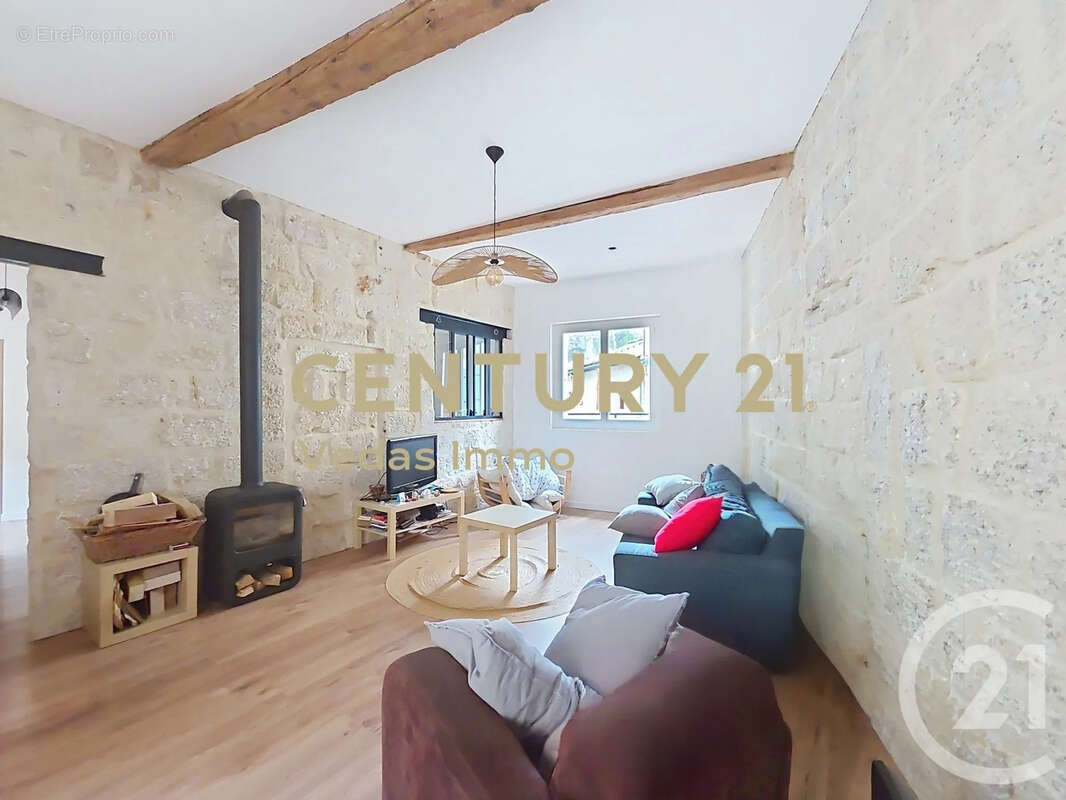Maison 133 m² à Pignan  - photo 2
