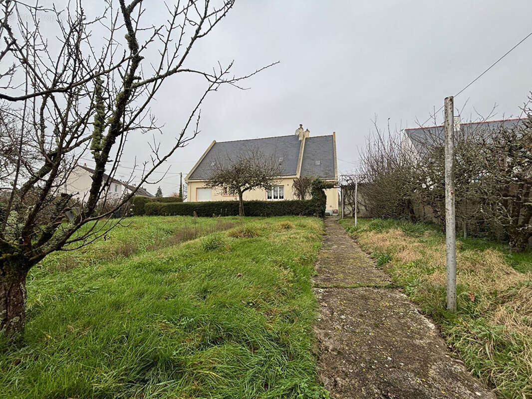 Maison à SAINT-MALO-DE-GUERSAC