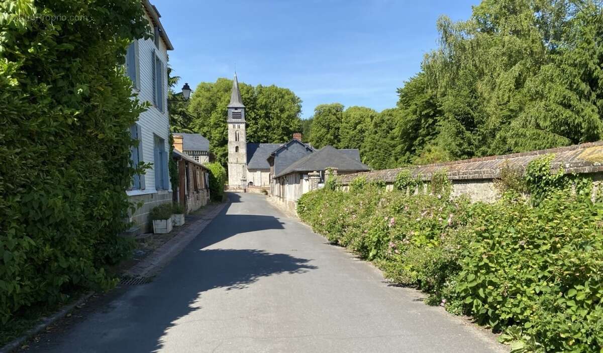 Terrain à PONT-L'EVEQUE