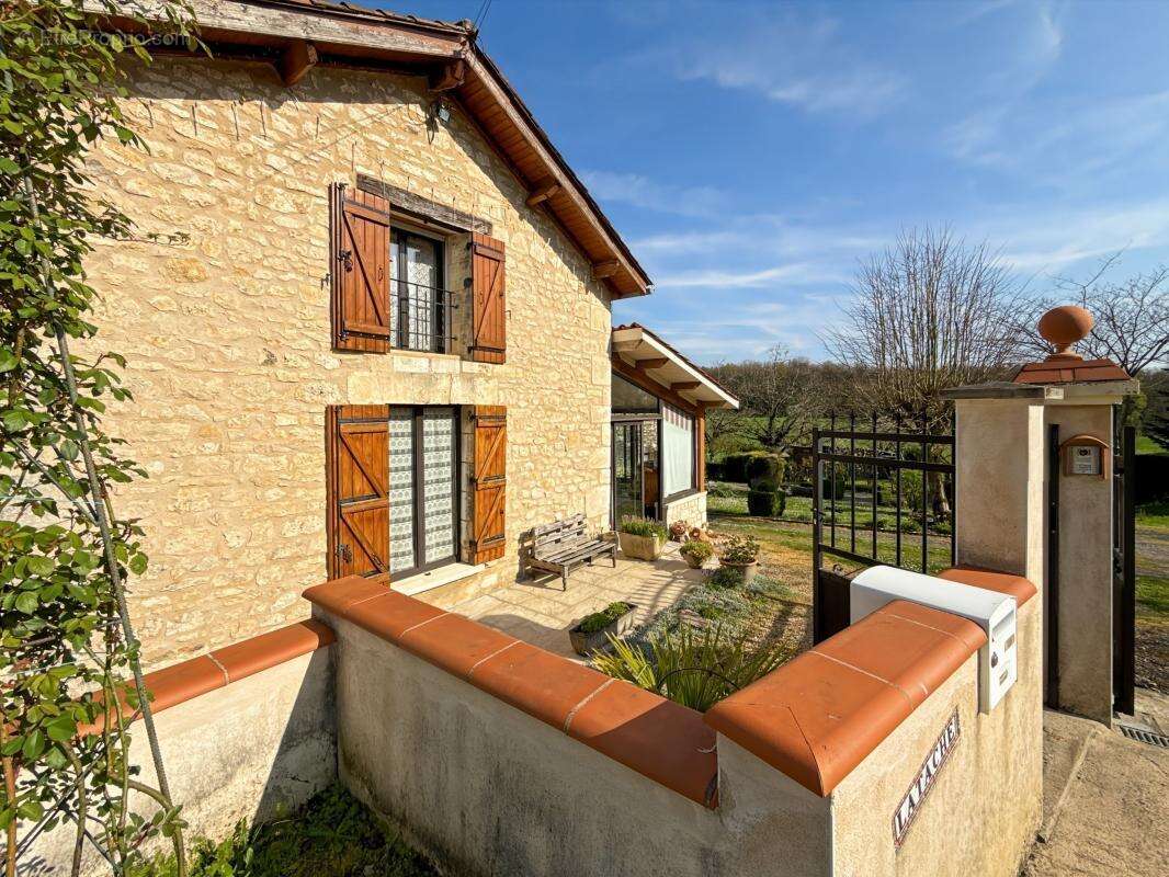 Maison à VAUNAC