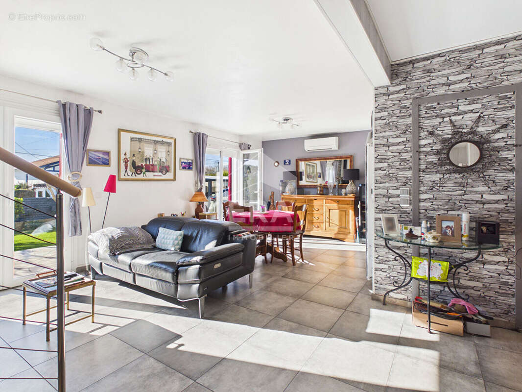 Urcuit - Vente Maison - piscine - photo 4
