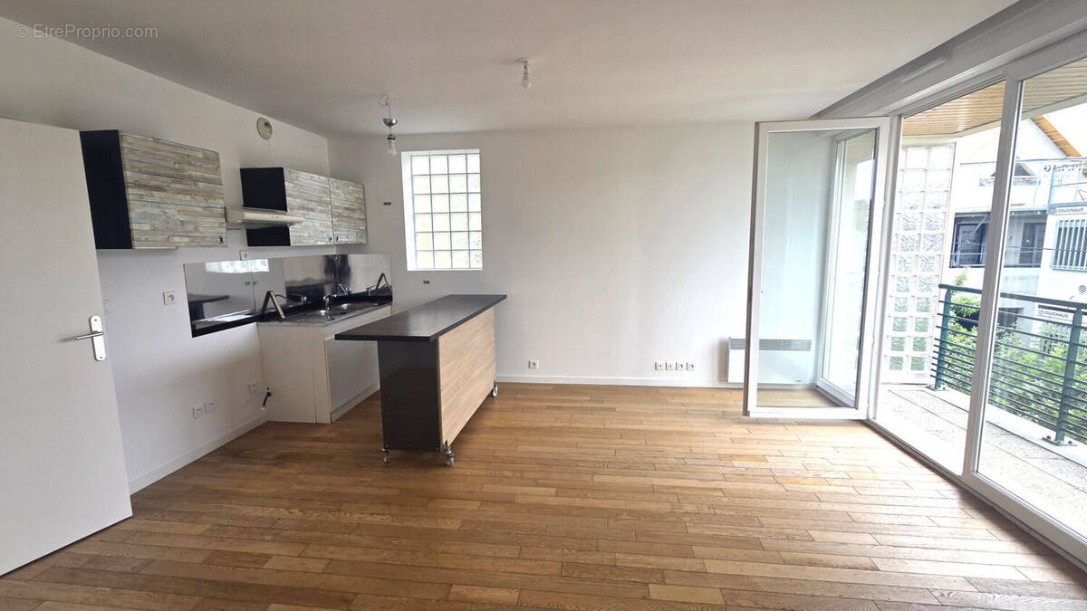 Appartement à HOUILLES