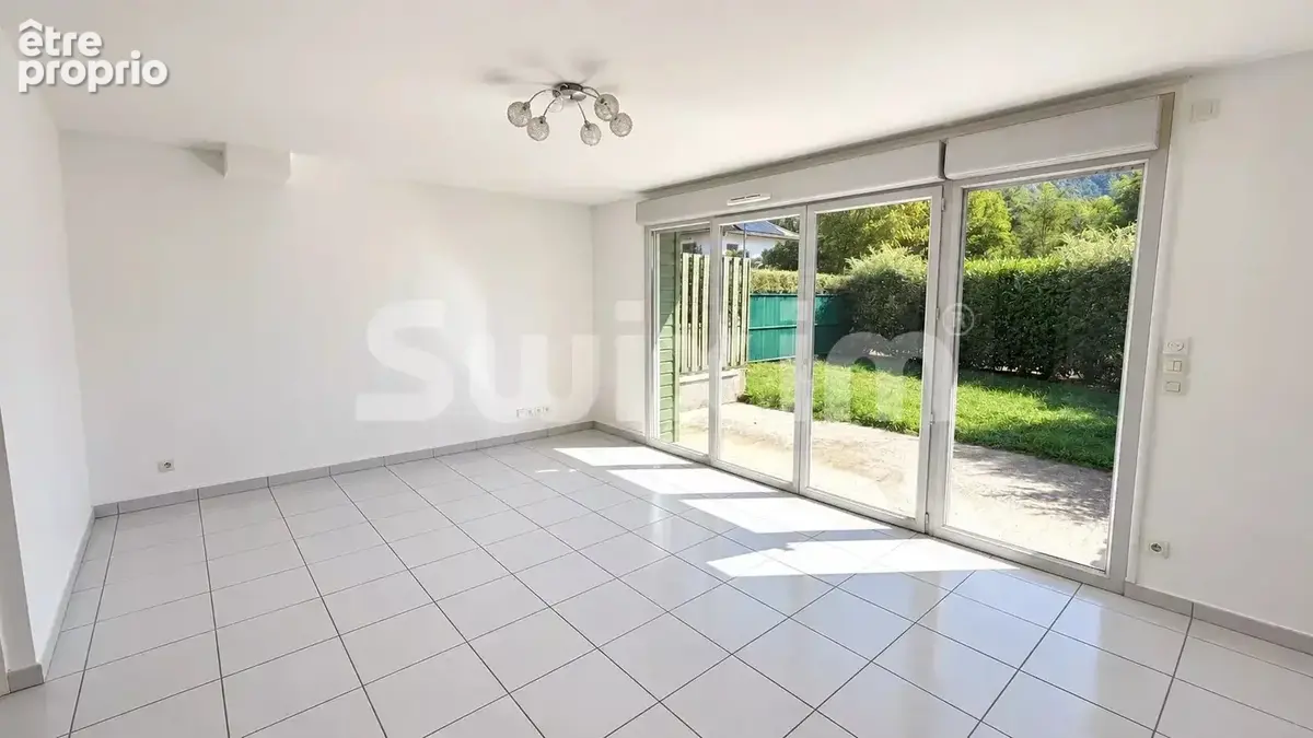 Photo Maison à Mery au prix de 409 000€