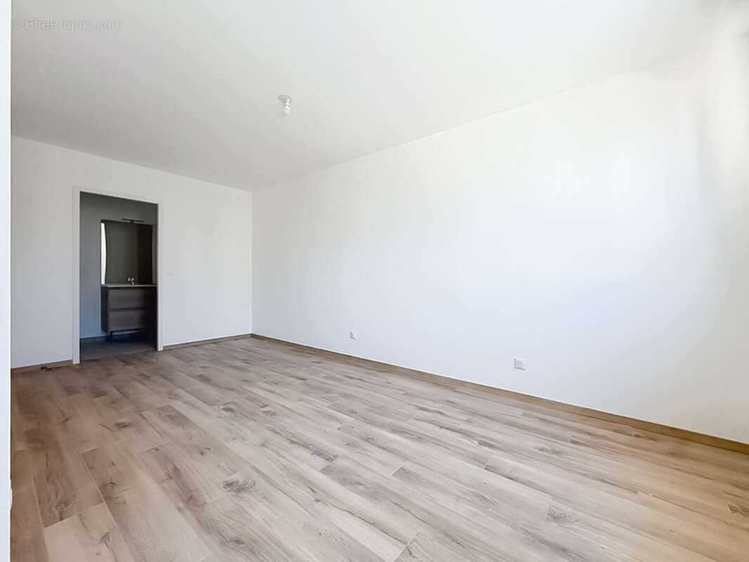 Appartement T5 116 m² dernier étage, terrasse 23 m², 2 garages - ANNECY (74) - photo 8