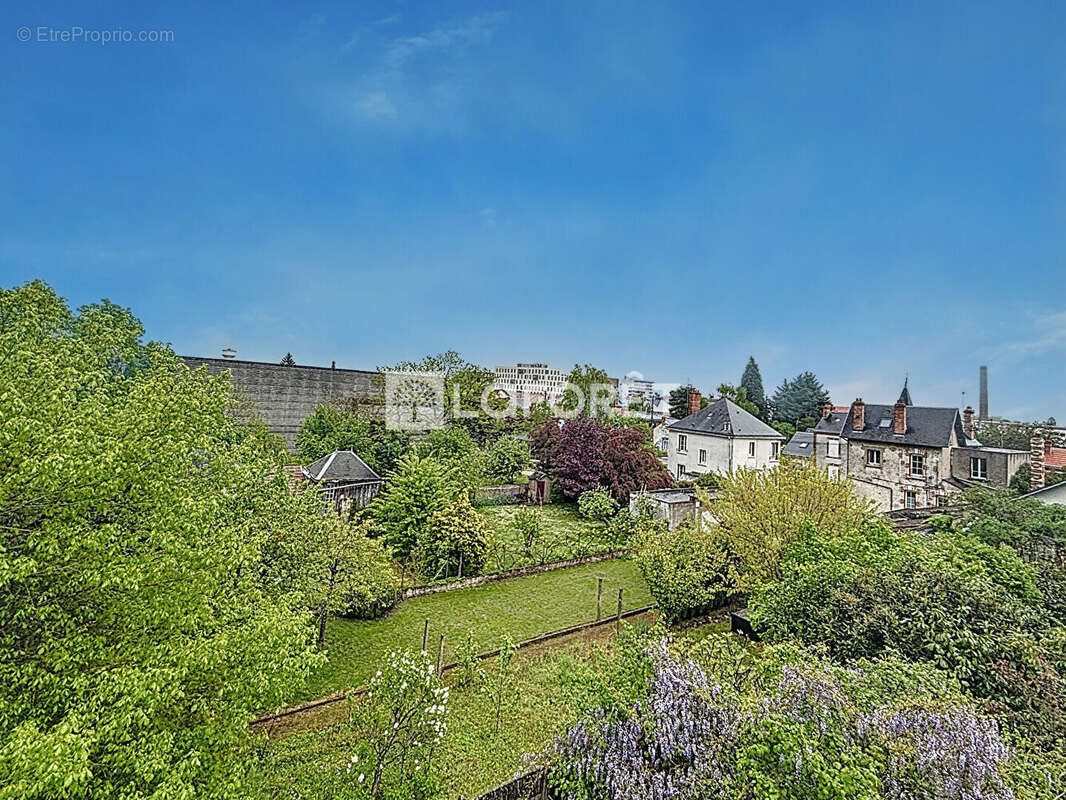 Appartement à FLEURY-LES-AUBRAIS