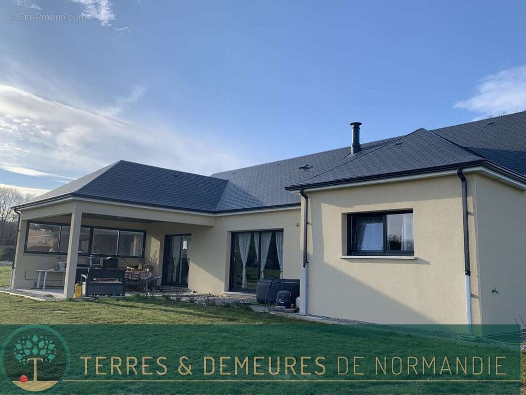 Maison à MORTREE