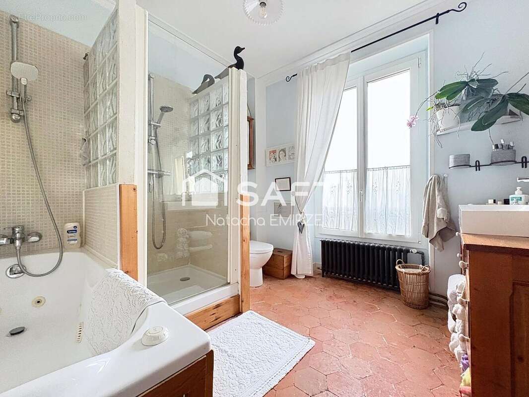 Photo 6 - Maison à LE MESNIL-LE-ROI