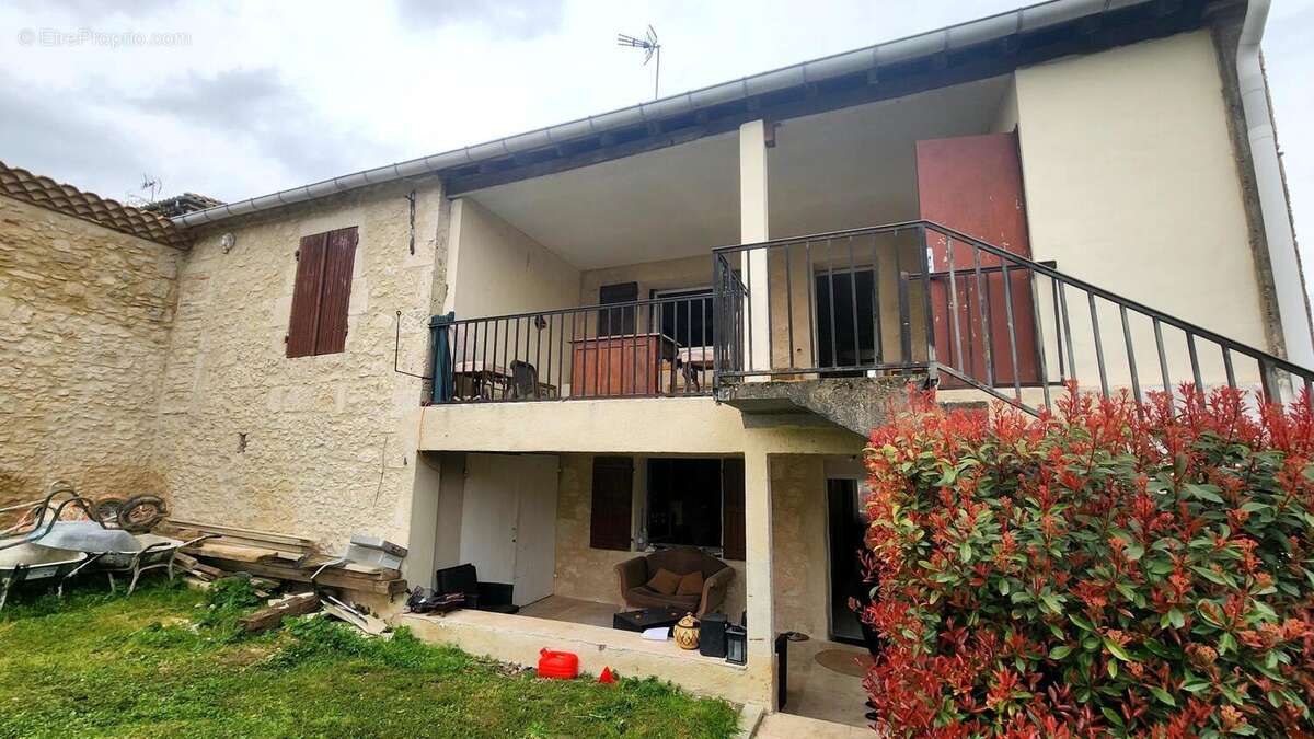 Appartement 157 m² à Pergain-Taillac  - photo 2